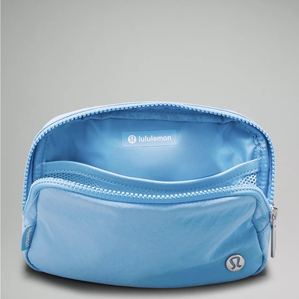 Lululemon Everywhere Belt Bag 1L- aero Blue - Picture 6 of 9